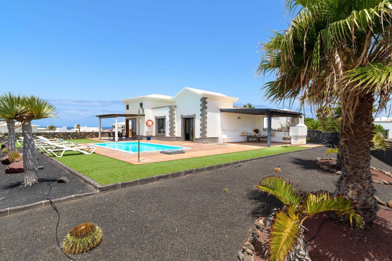 Villa Los Dragos Playa Blanca  Extérieur photo
