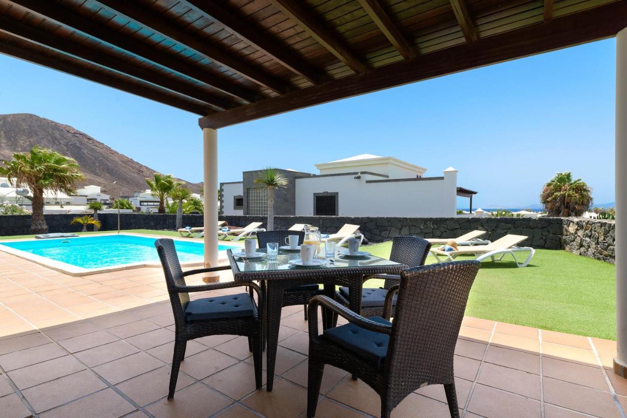 Villa Los Dragos Playa Blanca  Extérieur photo