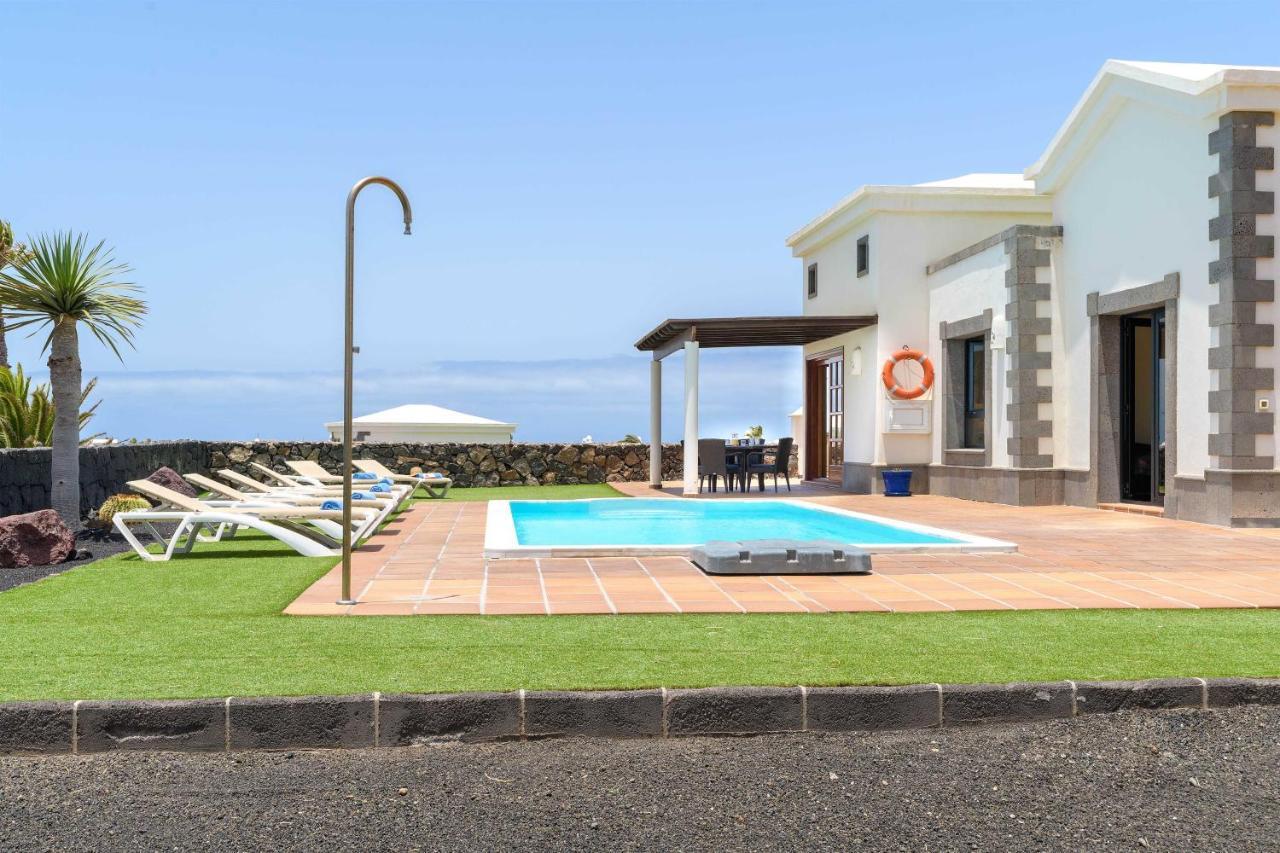 Villa Los Dragos Playa Blanca  Extérieur photo