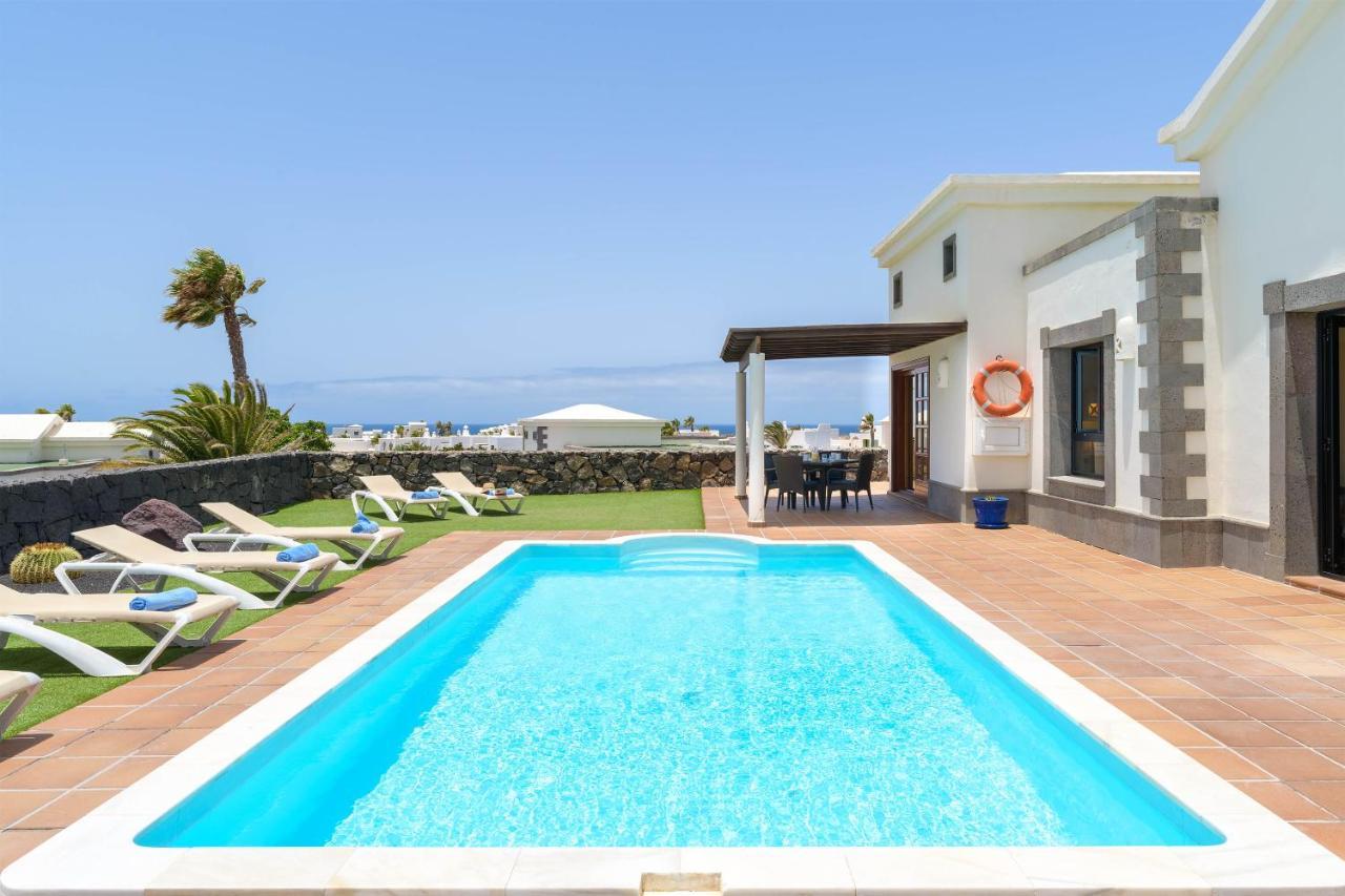 Villa Los Dragos Playa Blanca  Extérieur photo