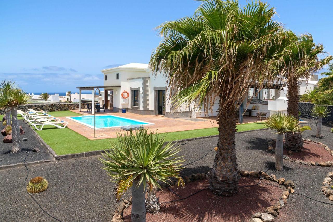 Villa Los Dragos Playa Blanca  Extérieur photo