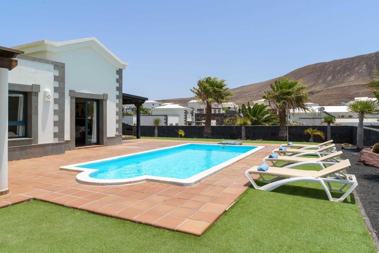 Villa Los Dragos Playa Blanca  Extérieur photo