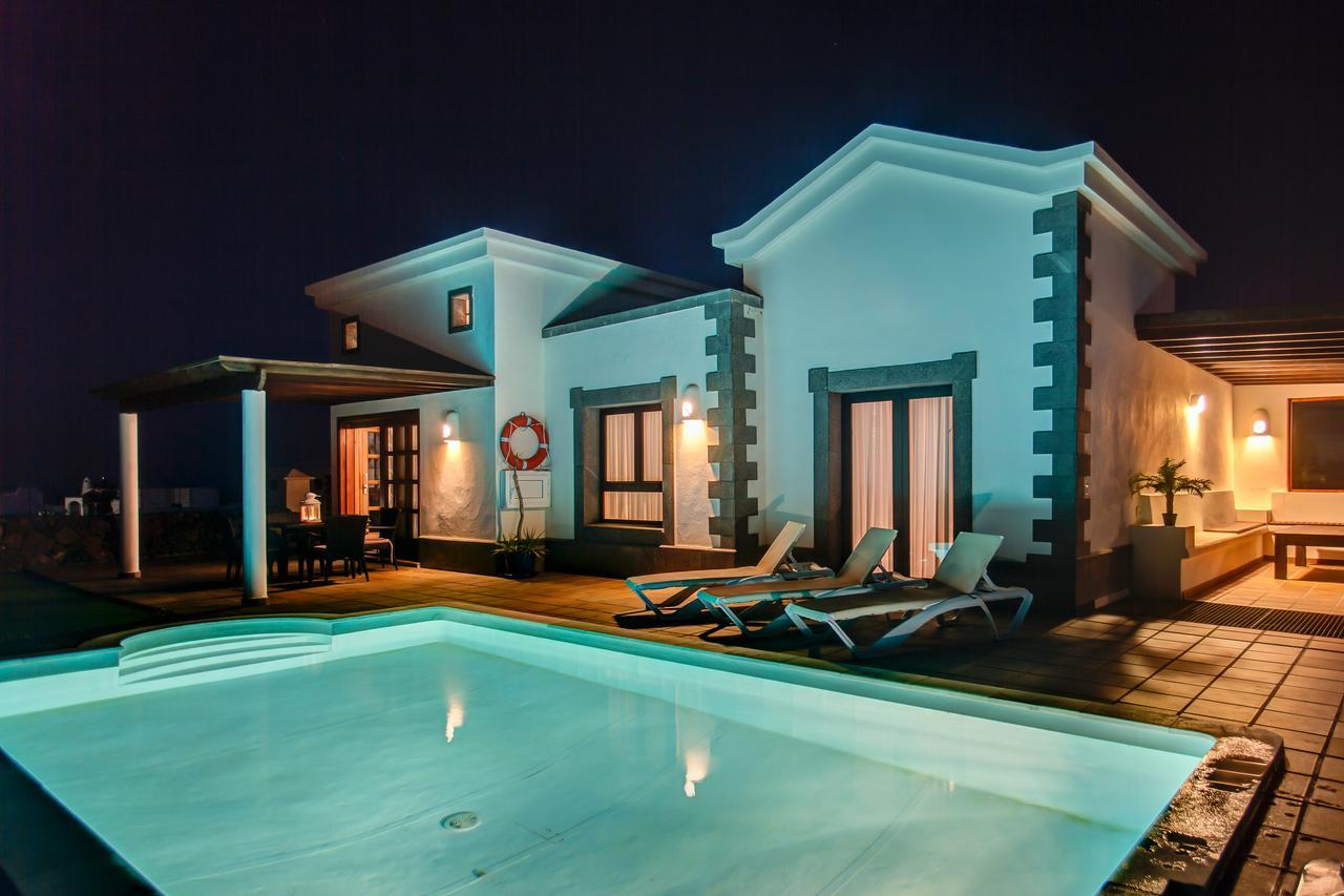 Villa Los Dragos Playa Blanca  Extérieur photo